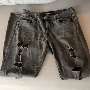 Distressed skinny Jean